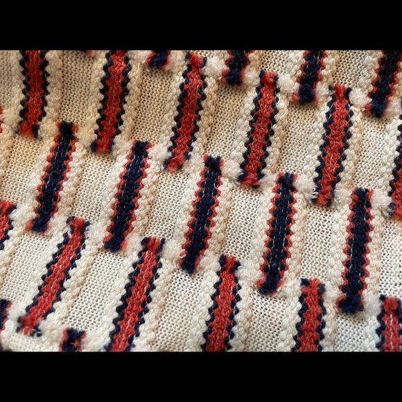 Silvae top size XS. Love this so much but it is too small for me! - Picture 2 of 4